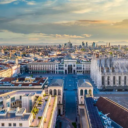 Apartament Free Parking - Duomo Centro Modern - Private Gym - Metro *